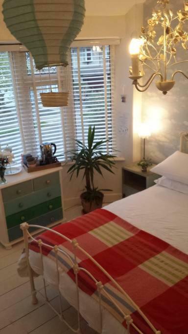 Heavenly Retreat Appartamento Corsham Esterno foto